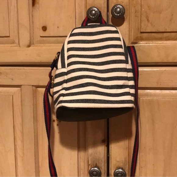 Tommy Hilfiger Blue Cream Red Stripe Purse - Picture 6 of 6
